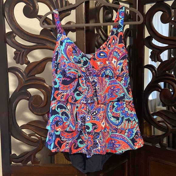 Size 16 richly colorful full piece swimsuit - Picture 2 of 5